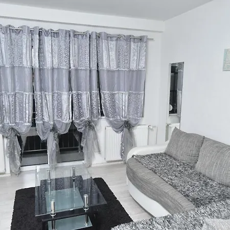 Zelena Dolina Hostel *