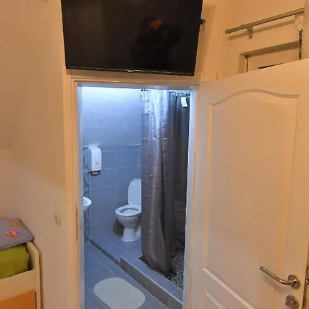 Zelena Dolina Hostel *