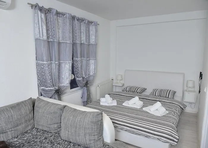 Zelena Dolina Hostel