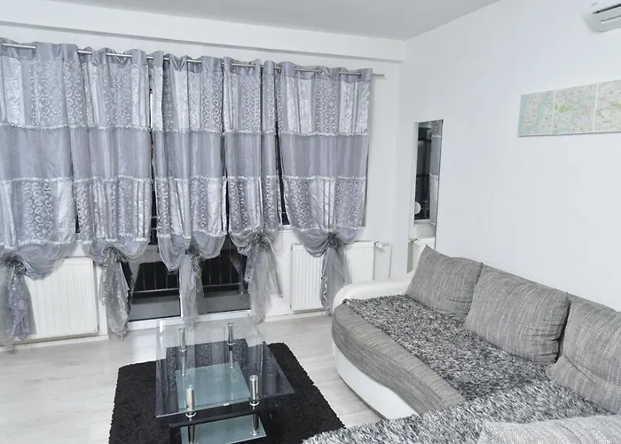 Zelena Dolina Hostel *